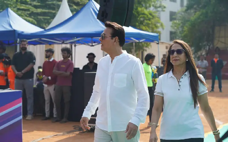 Dr.Mohan Manghnani and Ms. Renuka Manghnani arrive in pearly vibes